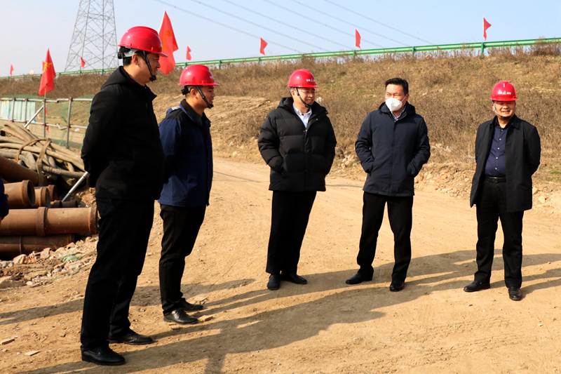 公司黨委書記、董事長錢申春調(diào)研S247（圍烏路）改建工程四期項(xiàng)目建設(shè) (2)
