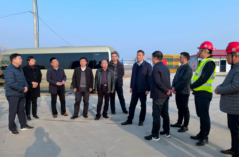 濉溪縣委副書記、縣長孫進到徐淮阜高速淮北段項目調研指導